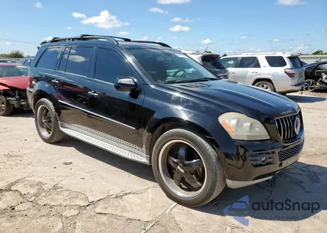2009 Mercedes-Benz Gl 450 4Matic z USA, uszkodzony, nr VIN 4JGBF71EX9A467231